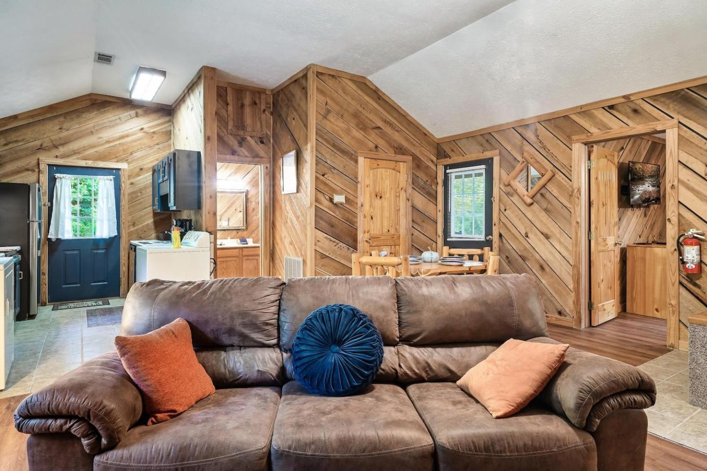 Romantic Mtn Cabin Hot Tub & Jacuzzi Views เซอเวียร์วีล ภายนอก รูปภาพ